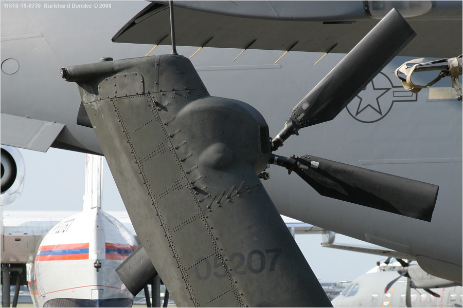 Boeing AH-64D Apache s/n 00-05207 US Army