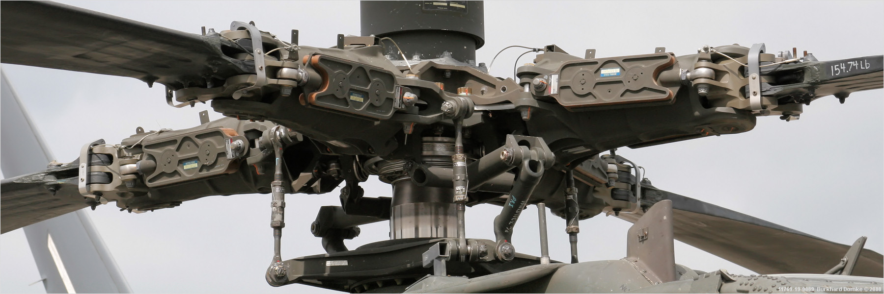 Boeing AH-64D Apache s/n 00-05207 US Army