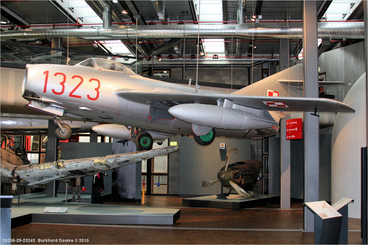 MiG-15bis (Lim-2) c/n 1B01323 - Deutsches Technikmuseum Berlin