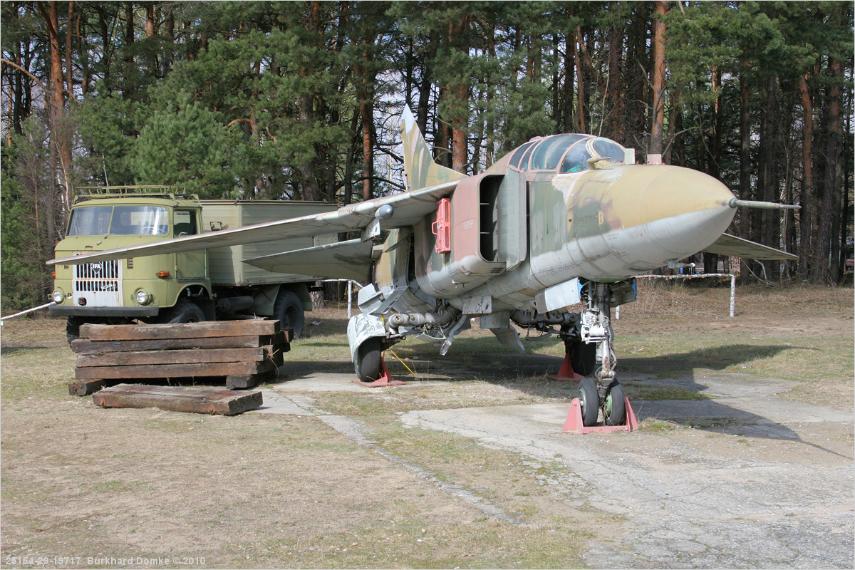 MiG-23UB Luftwaffe 20+57 Luftfahrt-Museum Finowfurt
