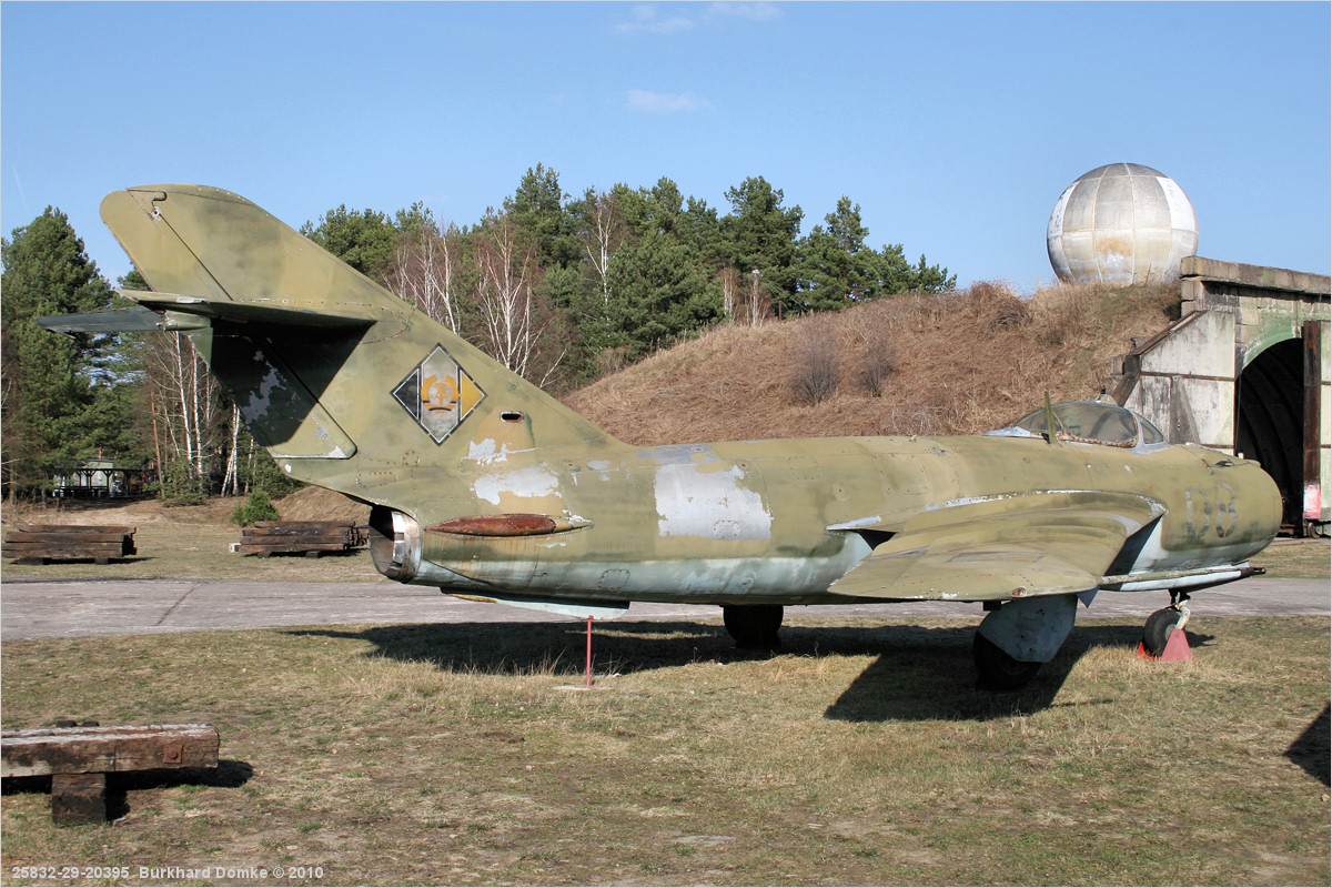 MiG-17F NVA 08 Luftfahrt-Museum Finowfurt