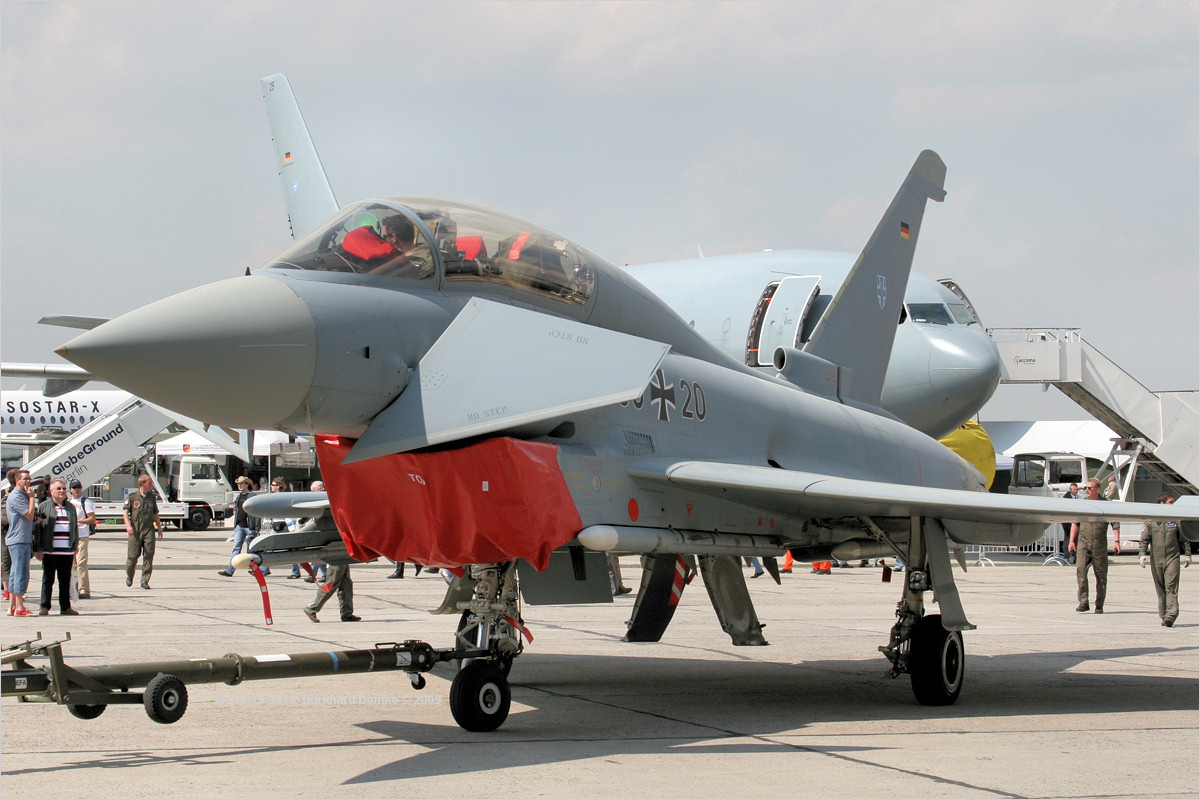 Eurofighter EF2000(T) Luftwaffe 30+20 c/n GT0009 ILA 2006