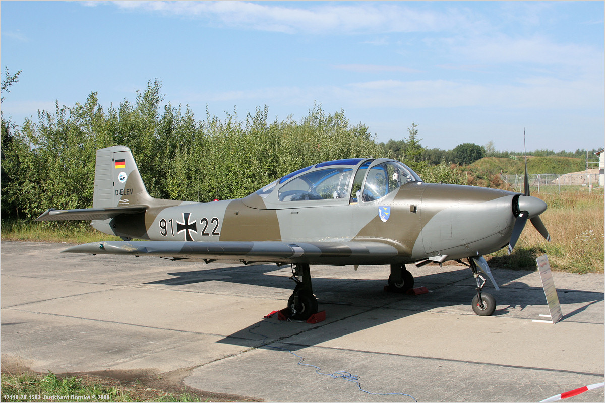 Rostock-Laage Open House 2006 - Piaggio P149D s/n D-ELEV Modex Luftwaffe 91+22