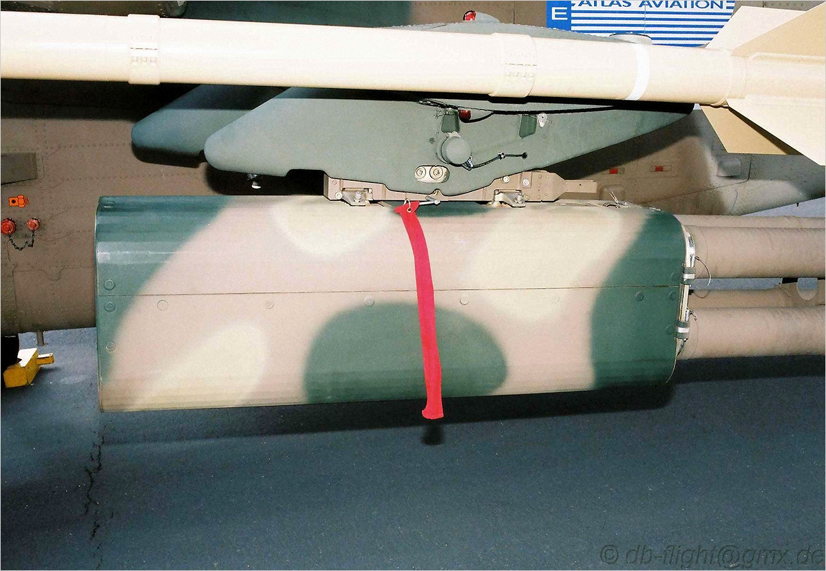 Atlas XH-2 Rooivalk s/n ZU-AHC c/n ADM-001 Farnborough 1994