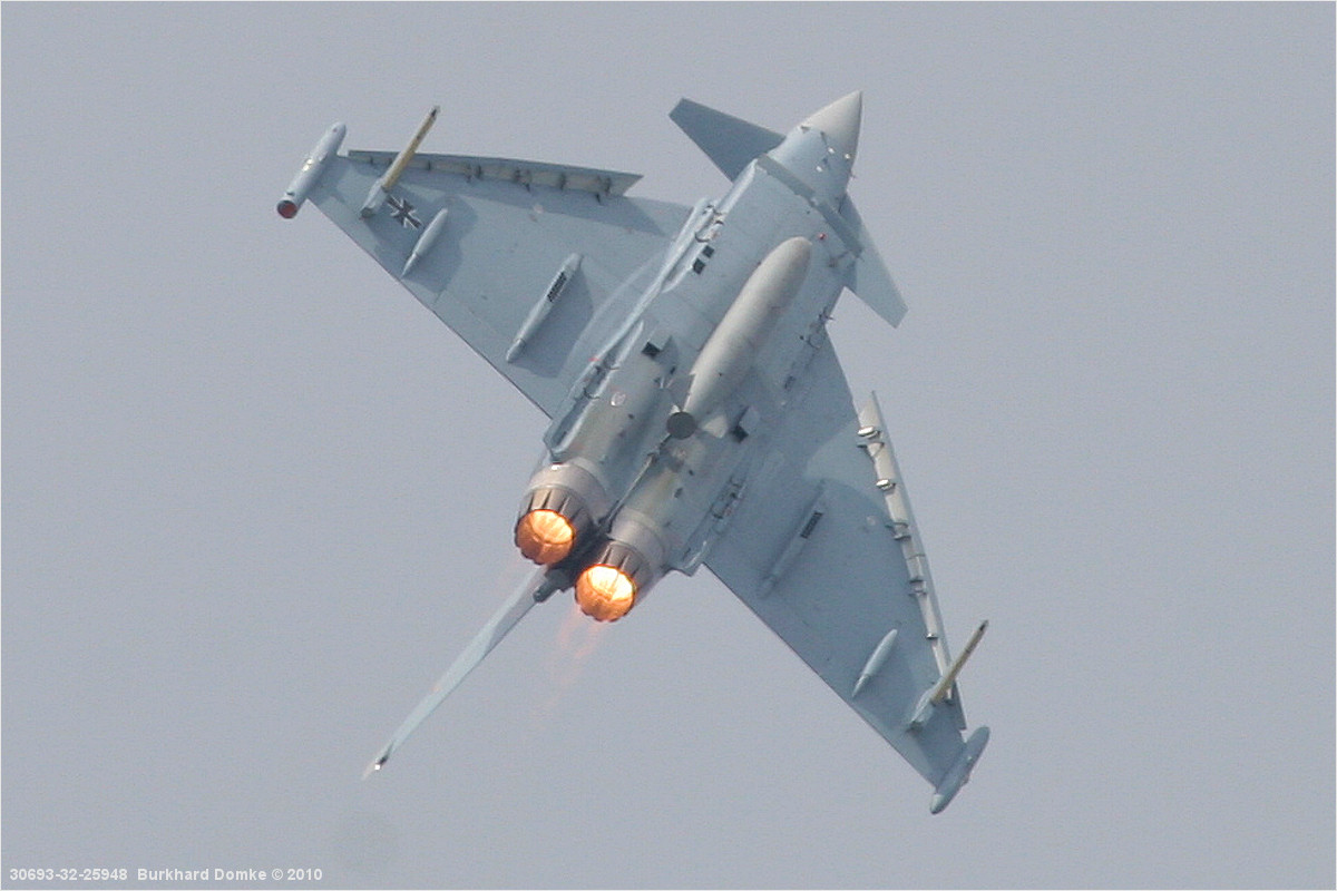 Eurofighter EF2000 Luftwaffe s/n 30+15 c/n GS008