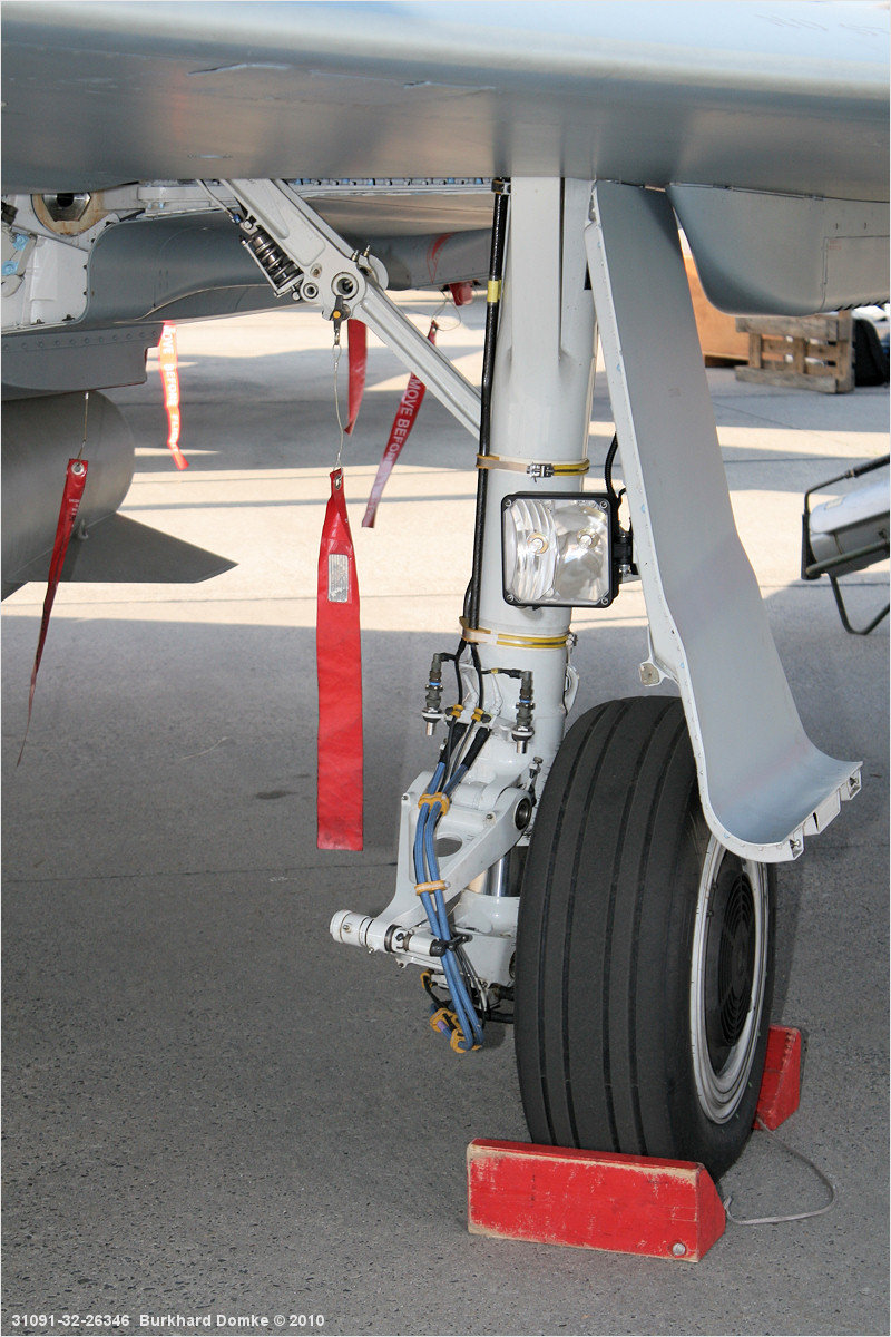 Eurofighter EF2000 Luftwaffe s/n 30+15 c/n
                  176/AS009