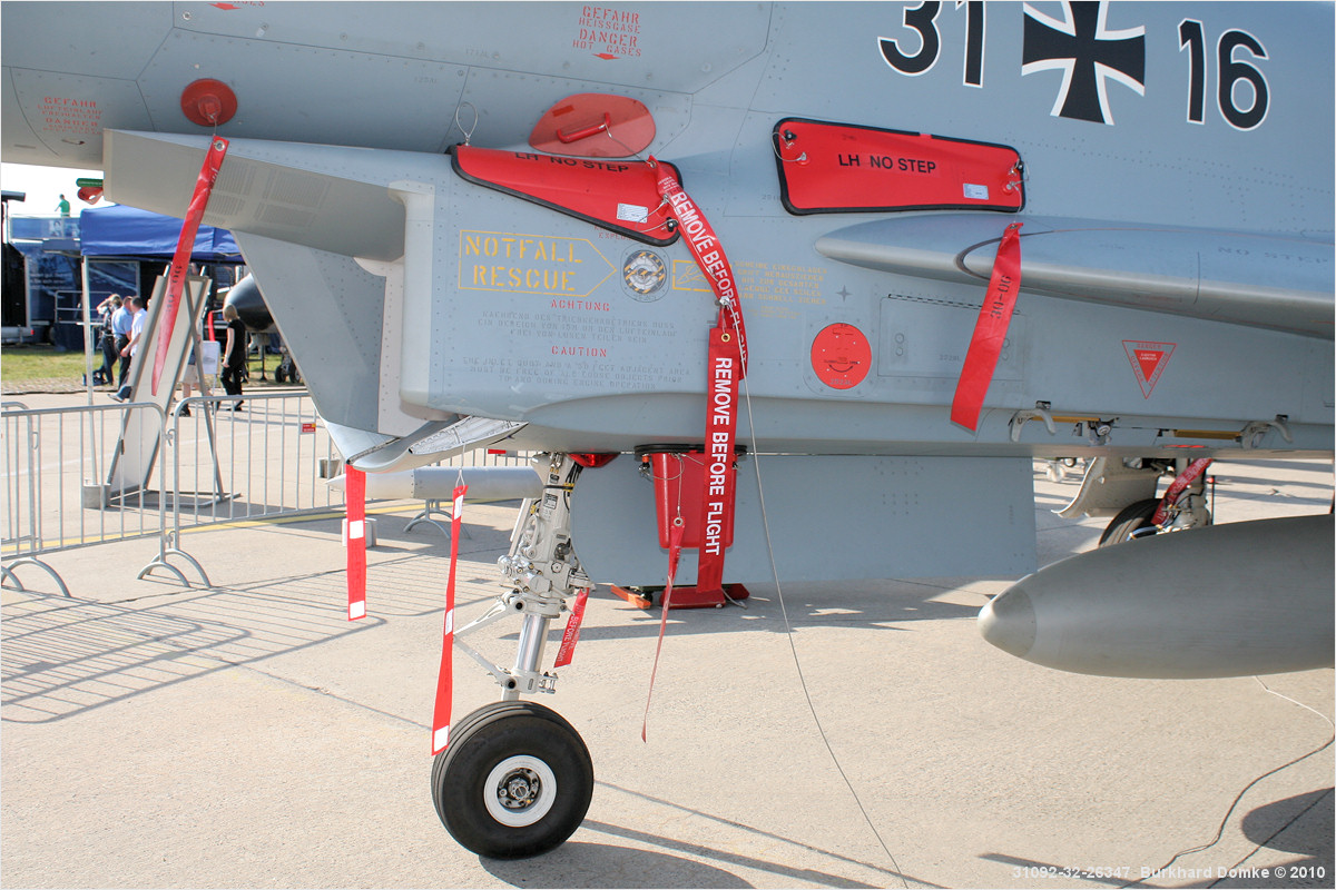Eurofighter EF2000 Luftwaffe s/n 30+15 c/n
                  176/AS009