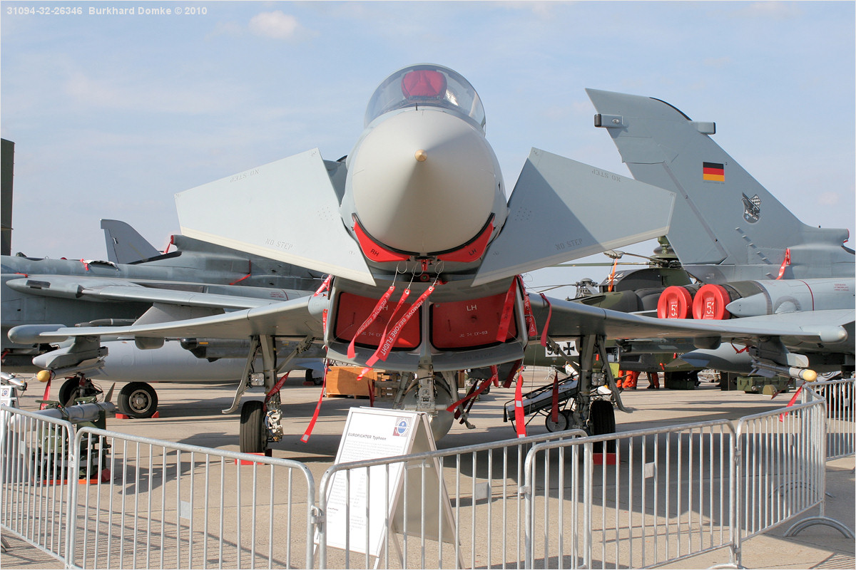 Eurofighter EF2000 Luftwaffe s/n 30+15 c/n
                  176/AS009