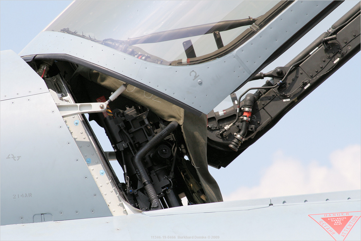 Eurofighter EF2000(T) Luftwaffe 30+20 c/n GT0009 ILA 2006