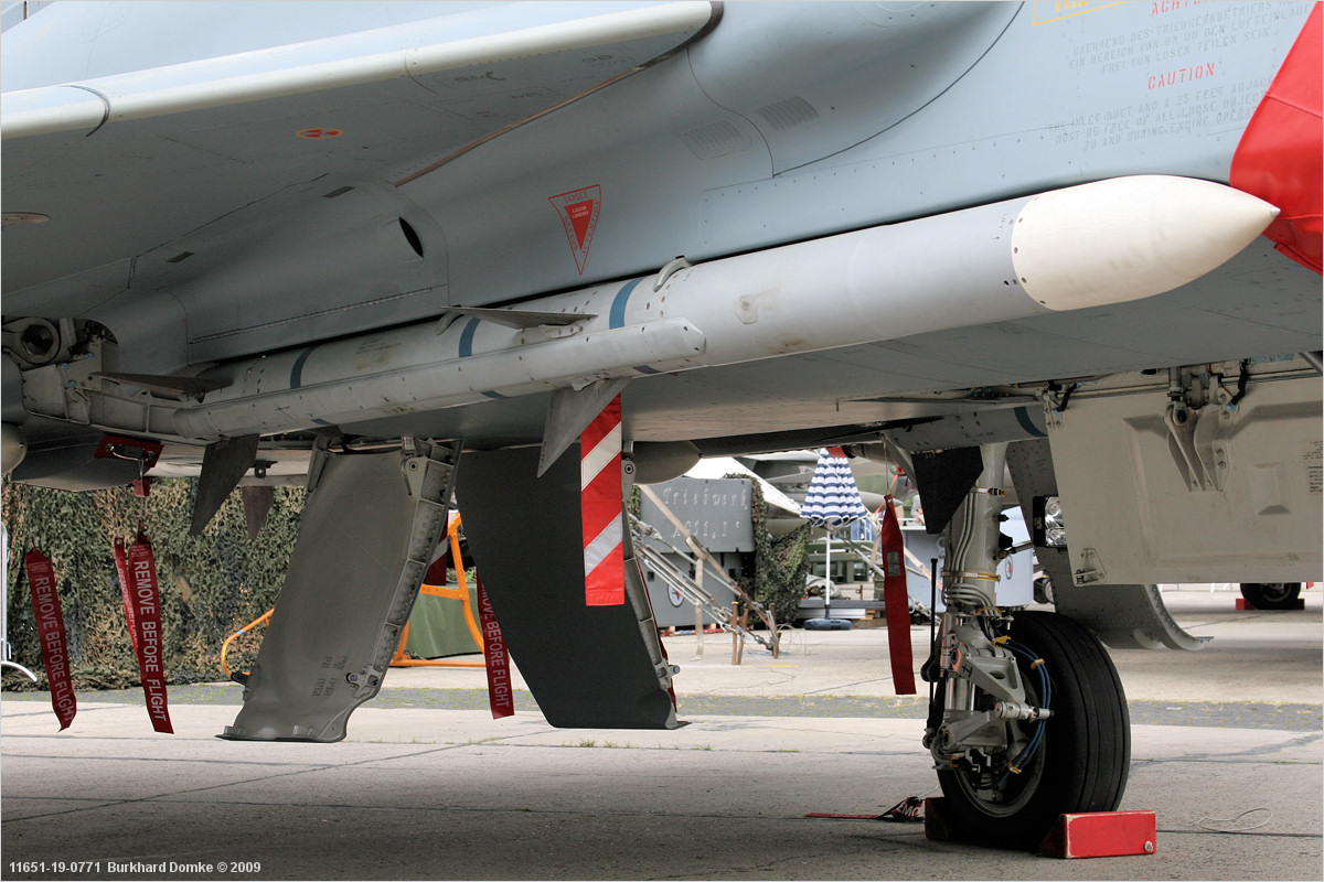 Eurofighter EF2000(T) Luftwaffe 30+20 c/n GT0009 ILA 2006