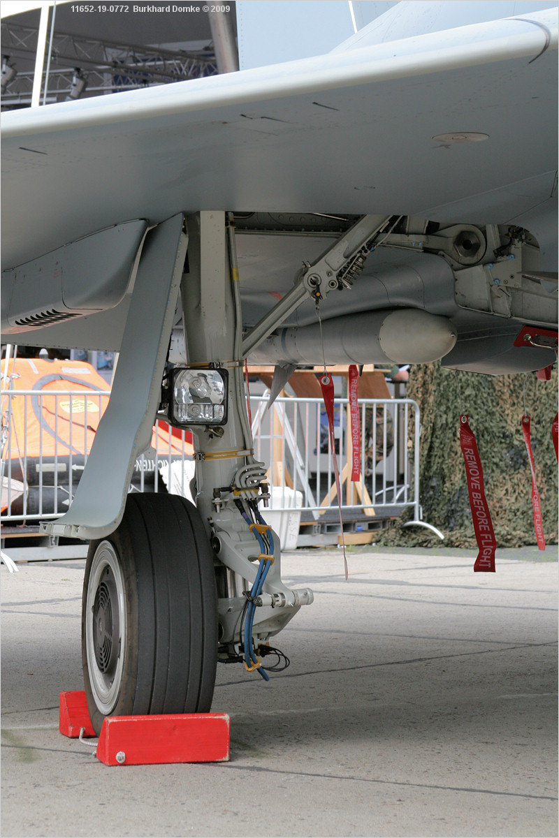 Eurofighter EF2000(T) Luftwaffe 30+20 c/n GT0009 ILA 2006