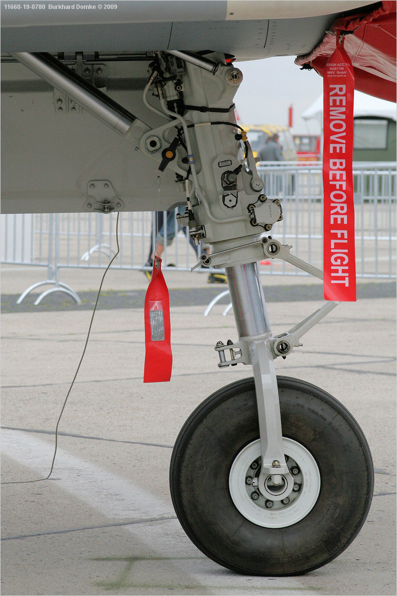 Eurofighter EF2000(T) Luftwaffe 30+20 c/n GT0009 ILA 2006