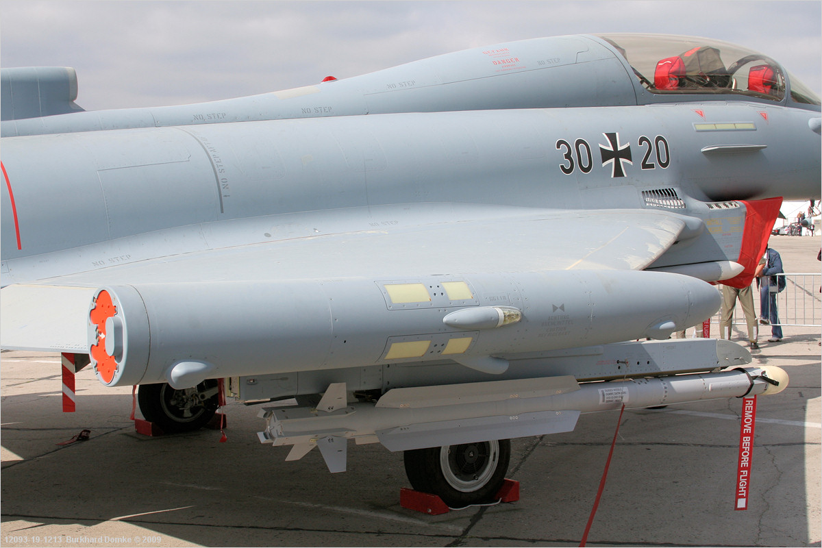 Eurofighter EF2000(T) Luftwaffe 30+20 c/n GT0009 ILA 2006