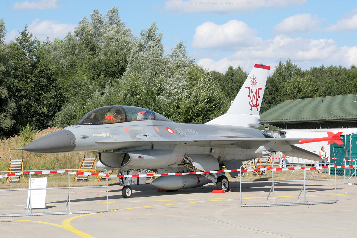 Lockheed Martin F-16BM MLU  -  s/n 86-0198  -  c/n 6G-14  -  Modex ET-198  -  RDAF Esk 727  -  Rostock-Laage, Germany  -  19 August 2006